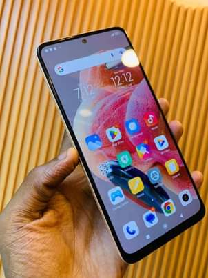 A picture of Redmi note 12