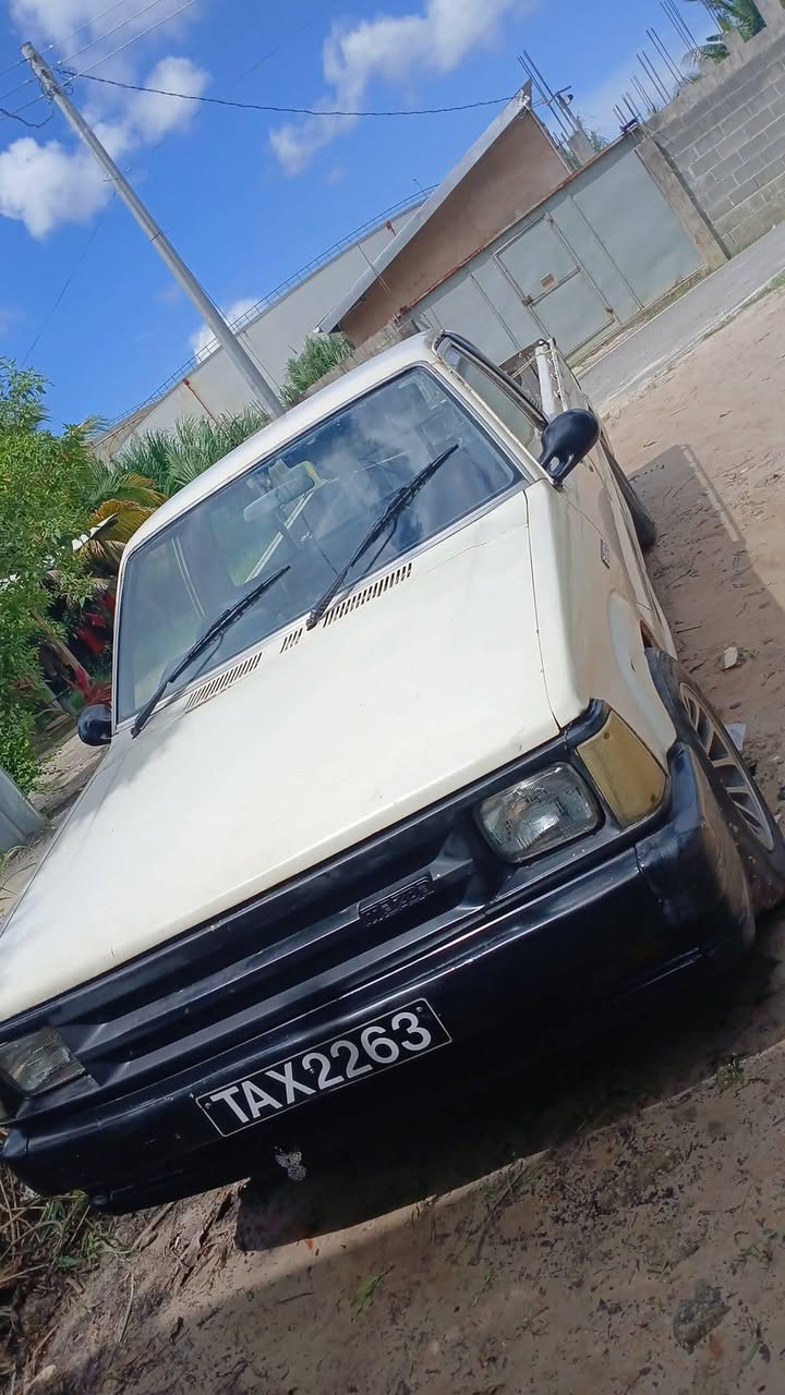 mazda b1600