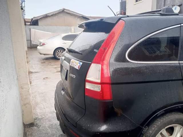 A picture of 012 Honda CRV
