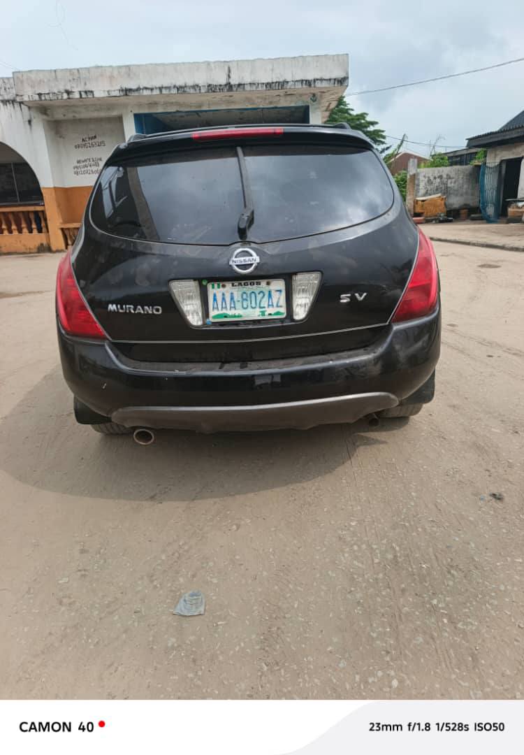 A picture of Murano Nissan 05 2.5m Little smoking from Engine. Every other