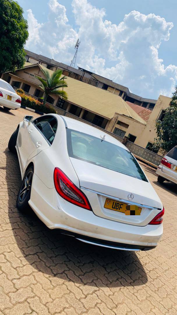 A picture of Available Uhs 35m Benz Diesel model 2013 0702549830