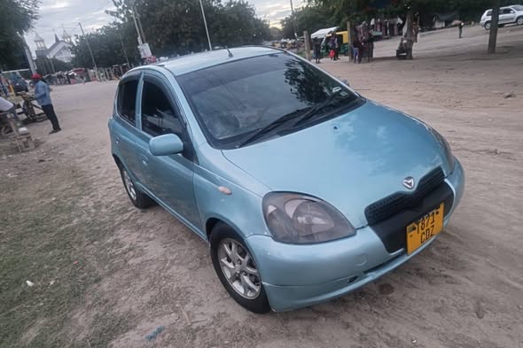 A picture of TOYOTA VITZ