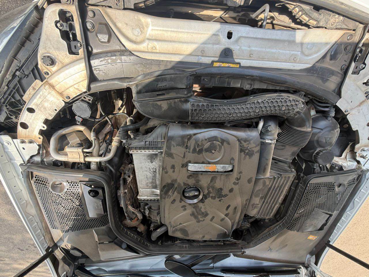 A picture of DISTRESS SALES 2016 MERCEDES BENZ C300 WITH PROPER DOCUMENTATION PRICE