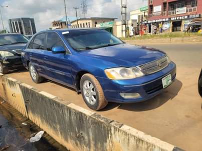 A picture of 2000 Toyota Avalon