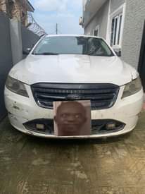 A picture of Ford Taurus