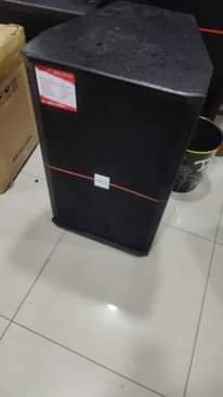 A picture of speakers