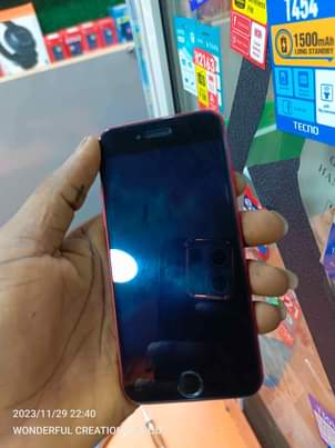 A picture of IPhone 7 32gb