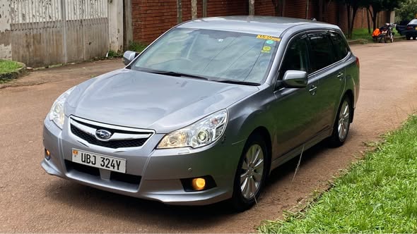 A picture of Subaru legacy 2010