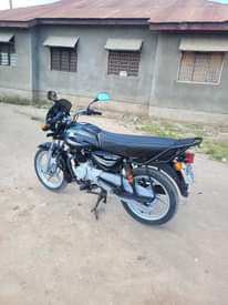 A picture of boxer HD125 inauzwa bei 2 500 000 full document maongezi