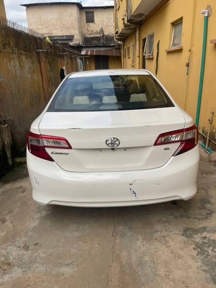 A picture of Toyota Camry 2012
