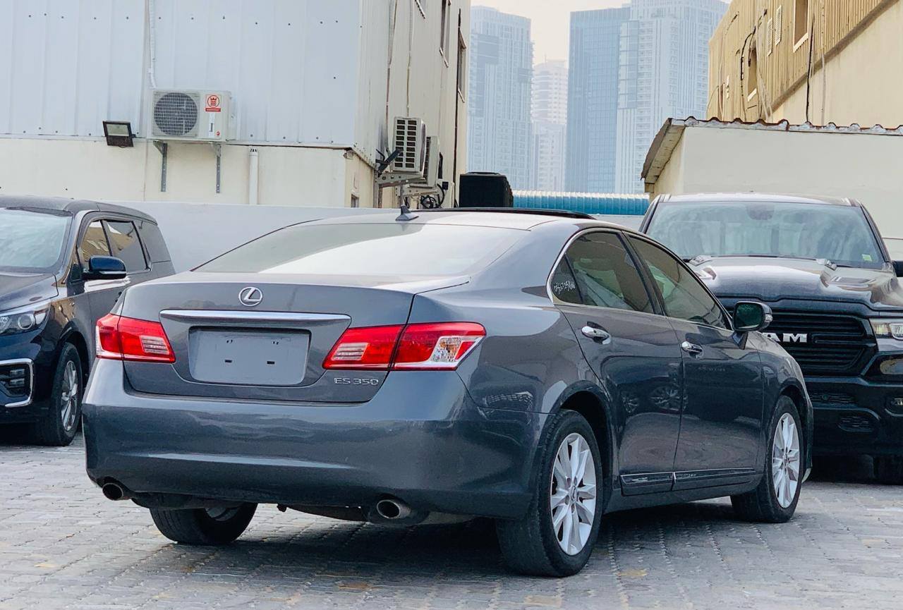 A picture of Lexus ES350