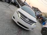 A picture of Toyota venza new arrival 2013