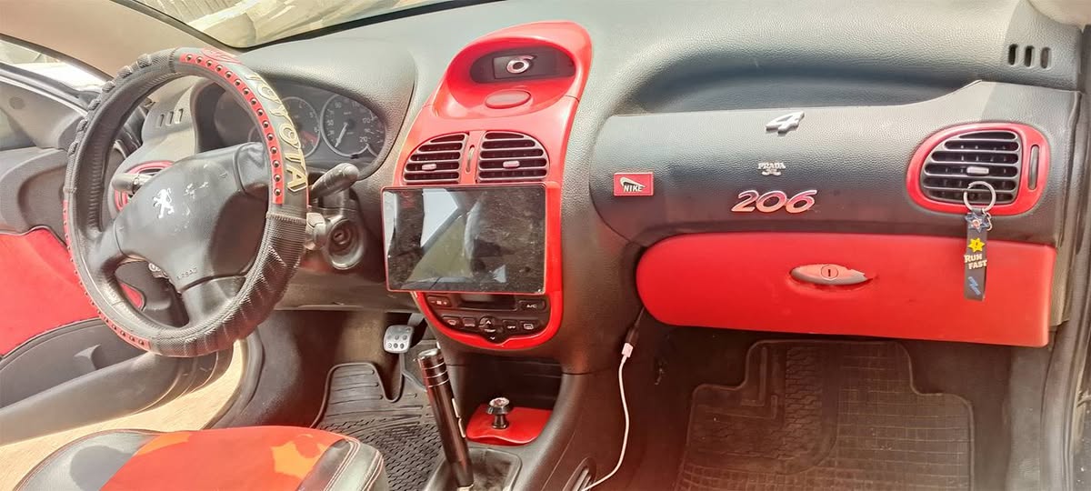 A picture of FULLY PIMPED PEUGEOT 206 WITH 307 ENGINE LOUD EXHAUST MANUAL