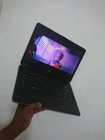 A picture of slim laptop Dell core i5