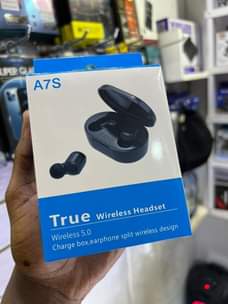 A picture of Earpods