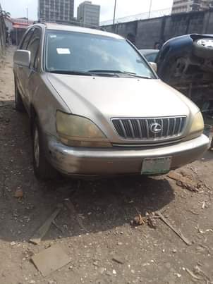 A picture of Registered 2002 Lexus RX 300 First body