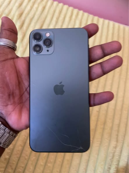 A picture of iPhone 11promax