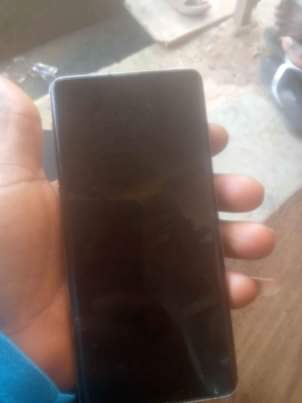 A picture of Samsung Galaxy S10 Very Clean Some parts of the screen