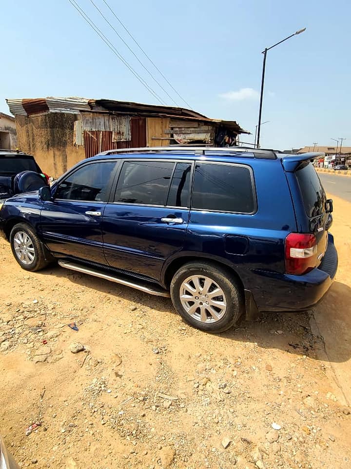 A picture of Clean Toyota Highlander 2006 07018875575 Silent engine untouched gear and