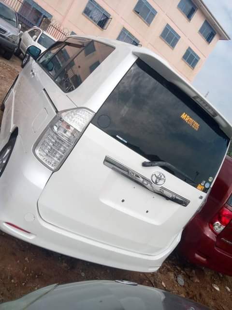 used toyota noah