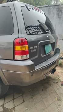 A picture of Ford Escape 05 06 XLT