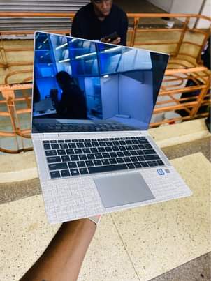 A picture of Hp Elitebook 1030 g3 i5 Touch Screen X360 1m