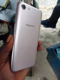 A picture of Oppo a83 mpyaaa saan gb128 ram6 net4g