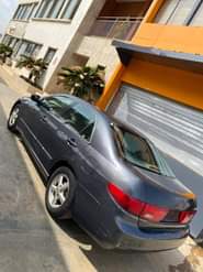 A picture of 05 Honda Accord supper clean first body wit zero issues