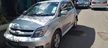 A picture of toyota IST