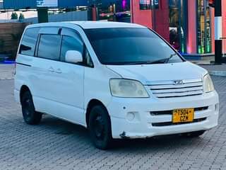 A picture of Noah milion 5 9 Ipo mwanza Automatic Engine safi 0784857610