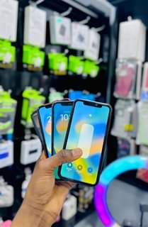 A picture of iPhone 11plain GB64 used Dubai