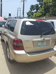 A picture of 2004 Toyota Highlander Price 5m Location Amuwo odofin Lagos 09030746449