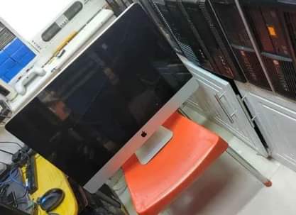 A picture of njoo uokote hii Mac inaram 8gb hdd 500gb core i5
