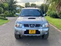 used nissan hardbody