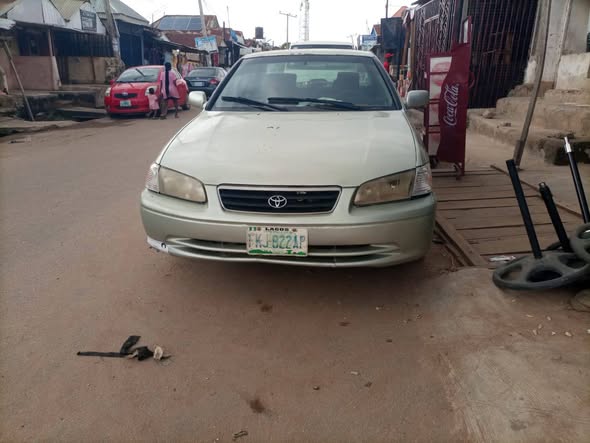 A picture of Toyota camry 2 2