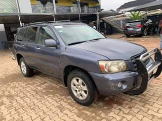A picture of 2004 Toyota Highlander