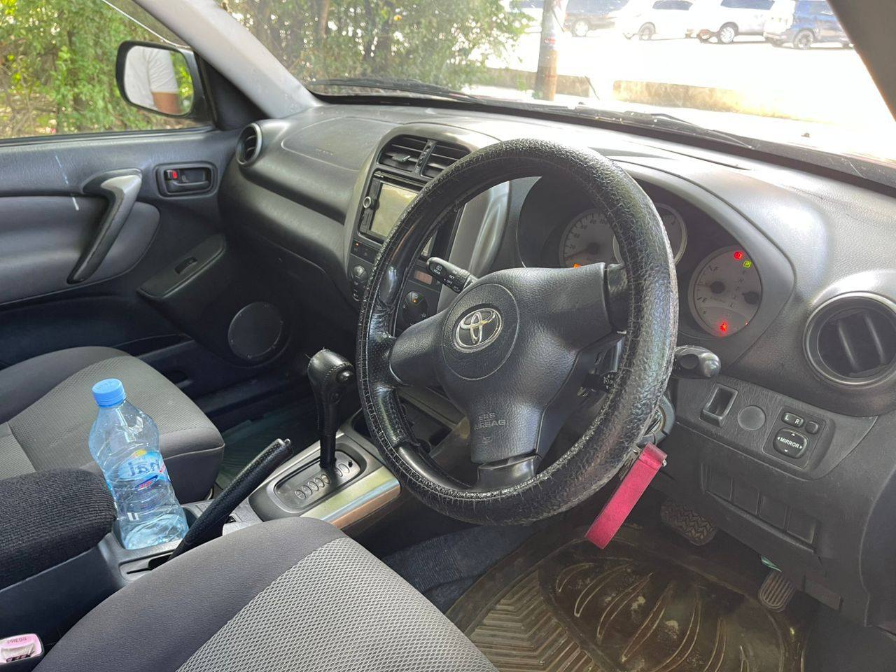 A picture of TOYOTA RAV4