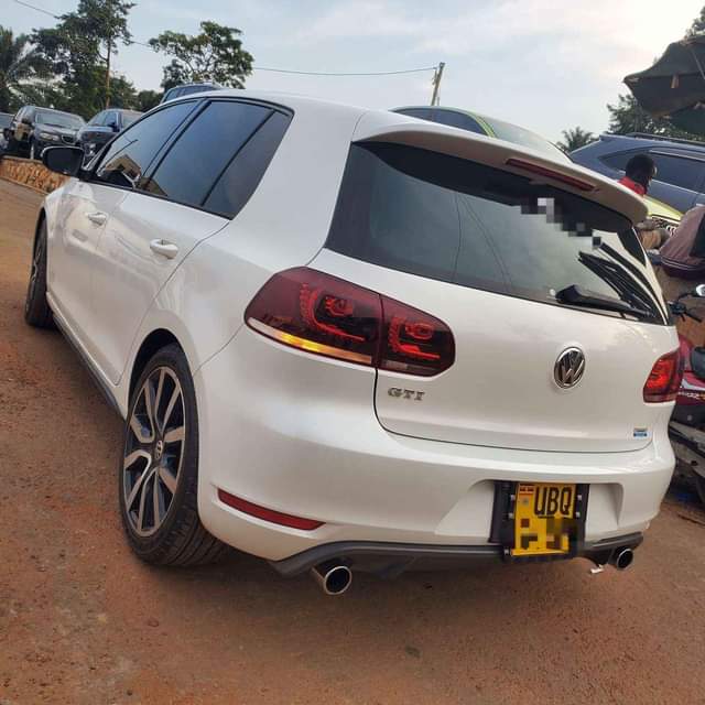 A picture of VW Golf GTI 42m