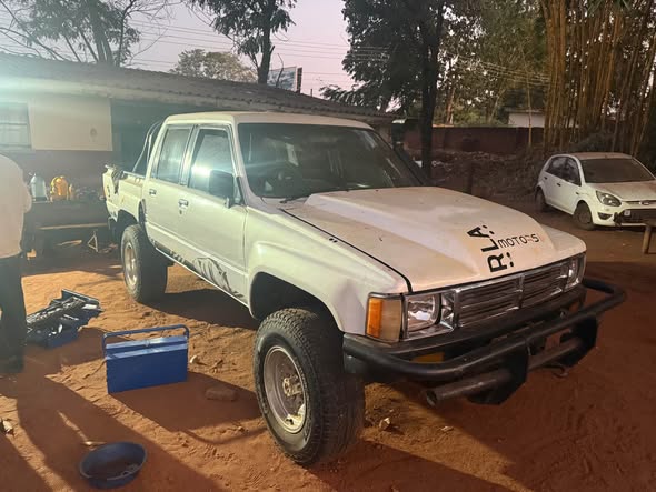 used toyota hilux