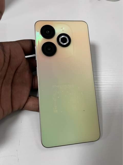 A picture of INFINIX HOT 40i