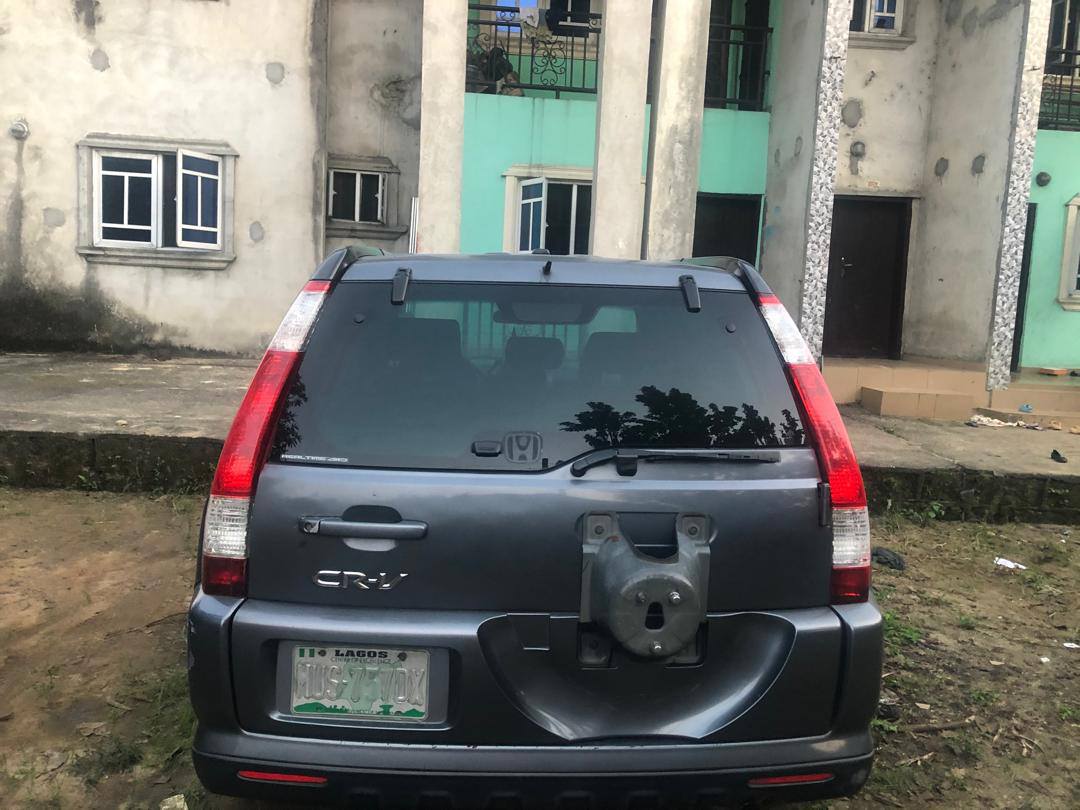 A picture of Honda crv 2005