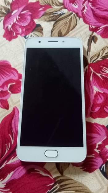 A picture of Oppo f1s