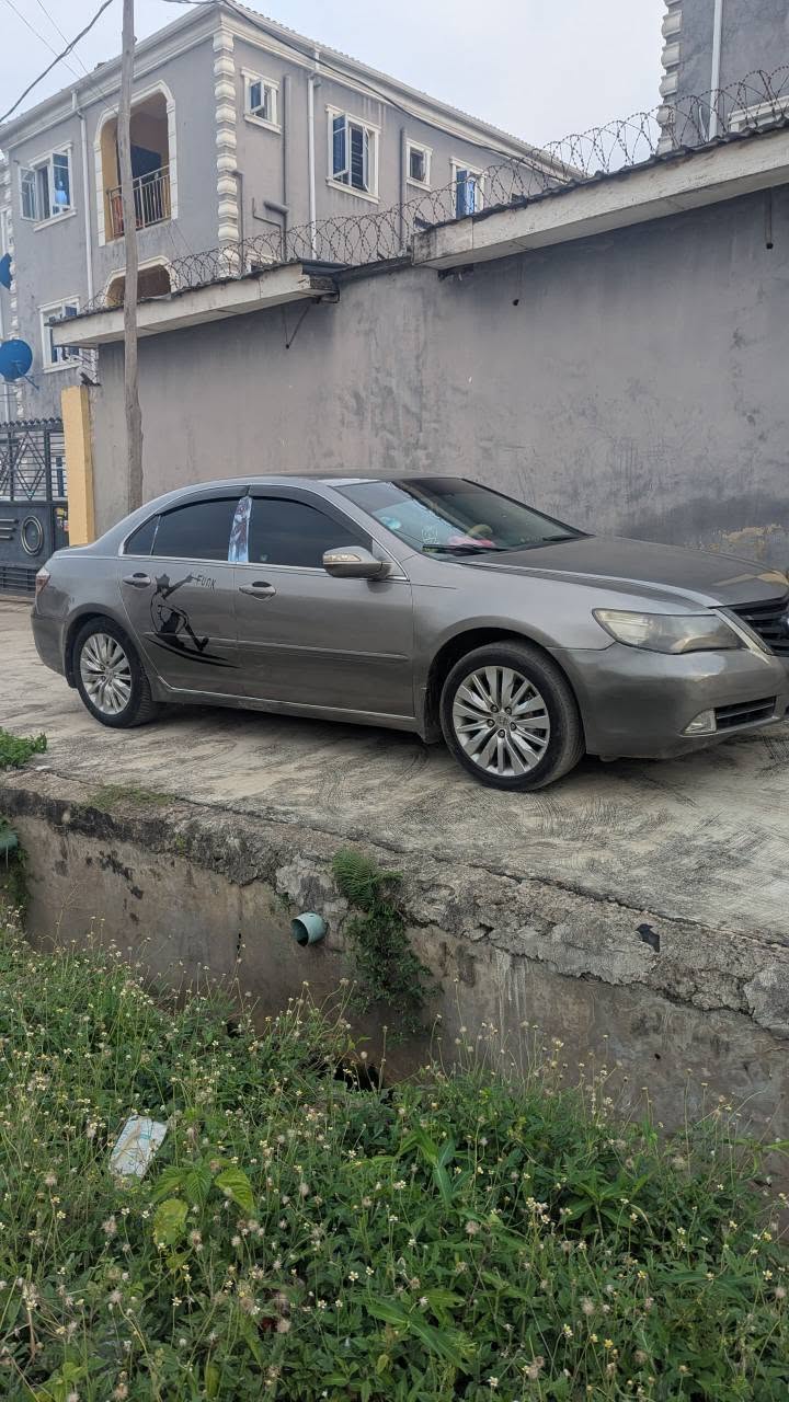 A picture of Honda Legend Acura RL 2012 IKORODU