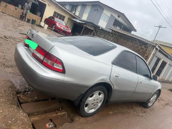 A picture of Lexus ES300 2002