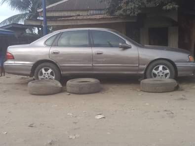 A picture of TOYOTA AVALON SALOON CAR VERY GOOD V6 ENGINE AND SOUND
