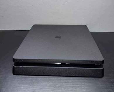 A picture of PS4 SLIM SLIGHTLY USED