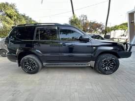 A picture of  TOYOTA_PRADO_0620356906