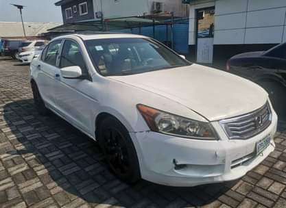 A picture of First Body Honda Accord 2011 With a very sound engine
