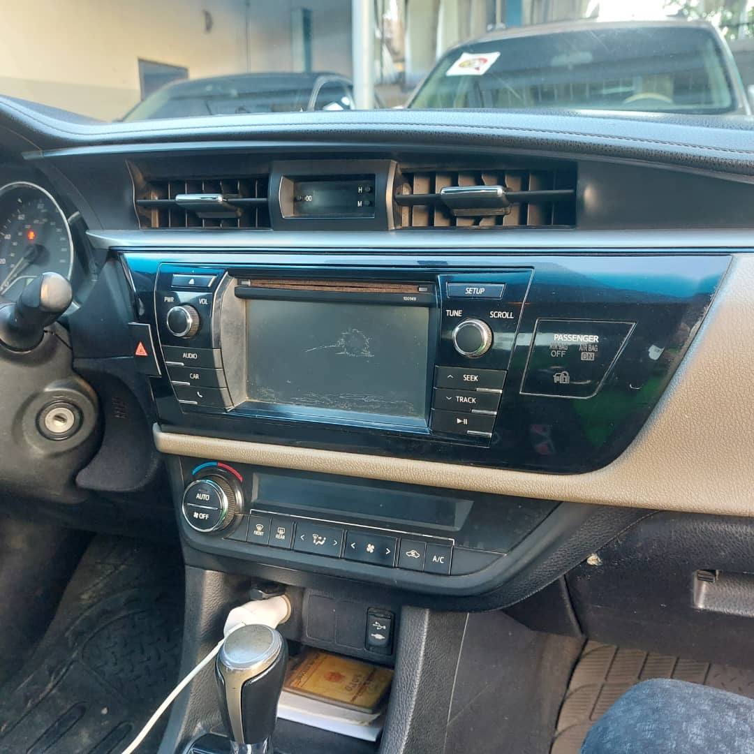 A picture of Toyota corollla 2015 registered Call 07089934099