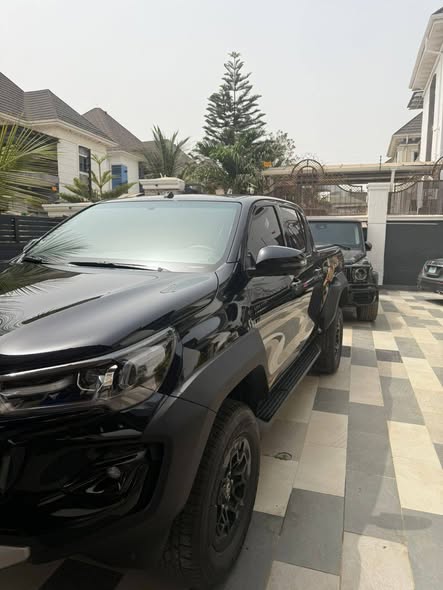 A picture of Hilux 2025 adventure